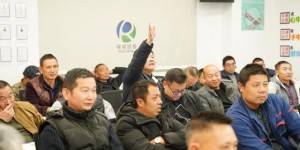 平安集团驻金华地区统管党委联合金华交警开展“金融宣教进企业”活动