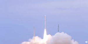 我国成功发射1箭7星，实现太空科技突破